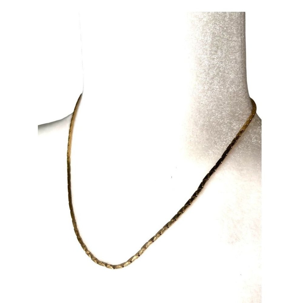 Vintage 1980s Flat Lay 17.5" Chain Necklace Goldtone Lobster Clasp - Picture 1 of 4